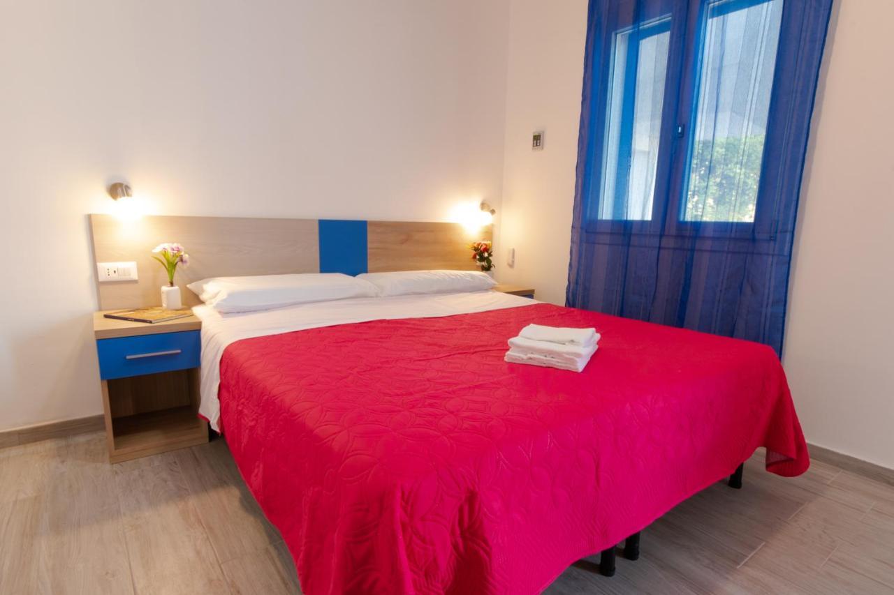 Hotel Bed&Blu La Caletta Exterior foto
