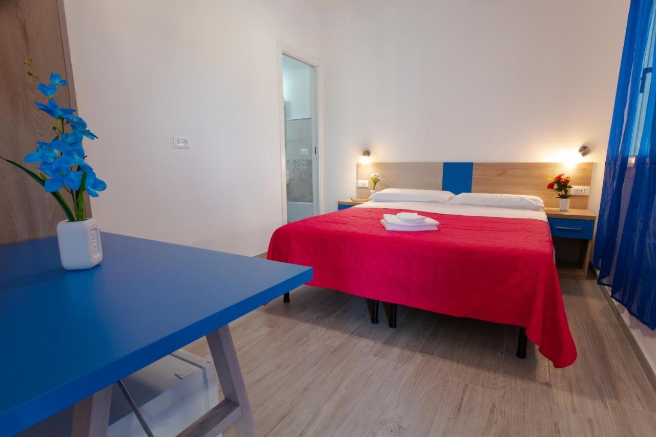 Hotel Bed&Blu La Caletta Exterior foto