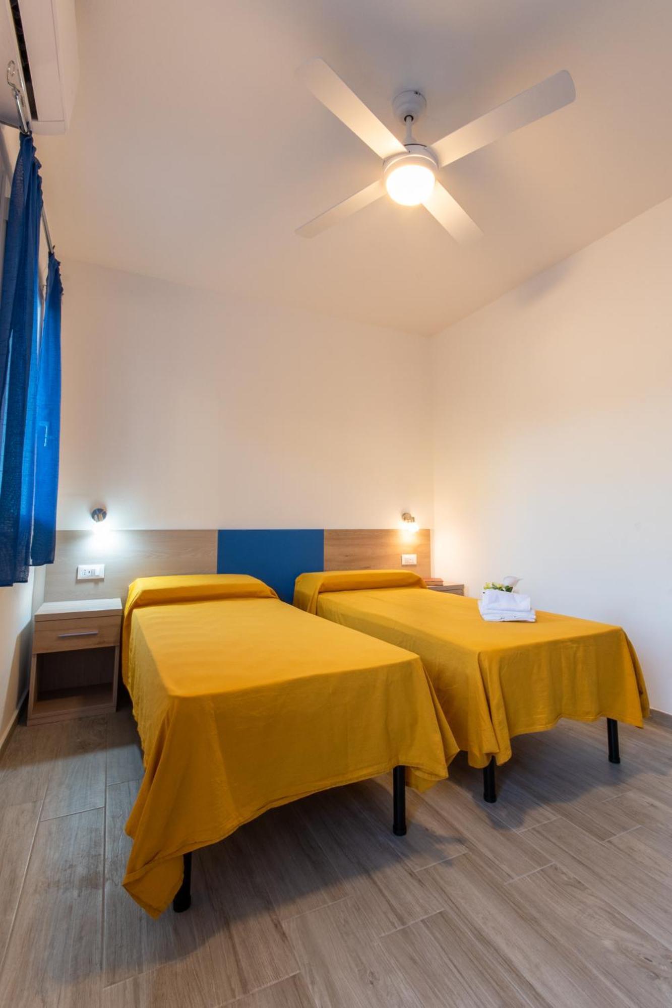 Hotel Bed&Blu La Caletta Exterior foto