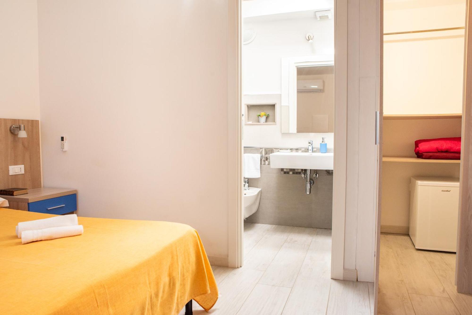 Hotel Bed&Blu La Caletta Exterior foto